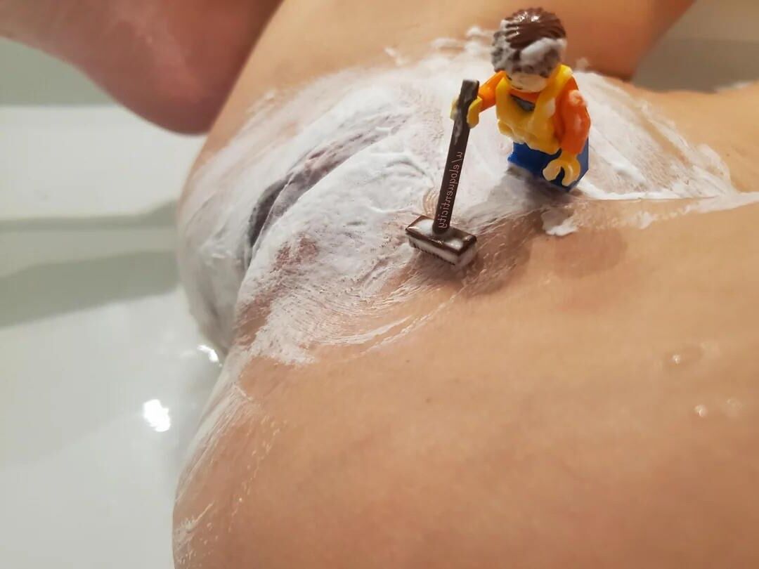 Lego NSFW Figurines on sexy bodies 