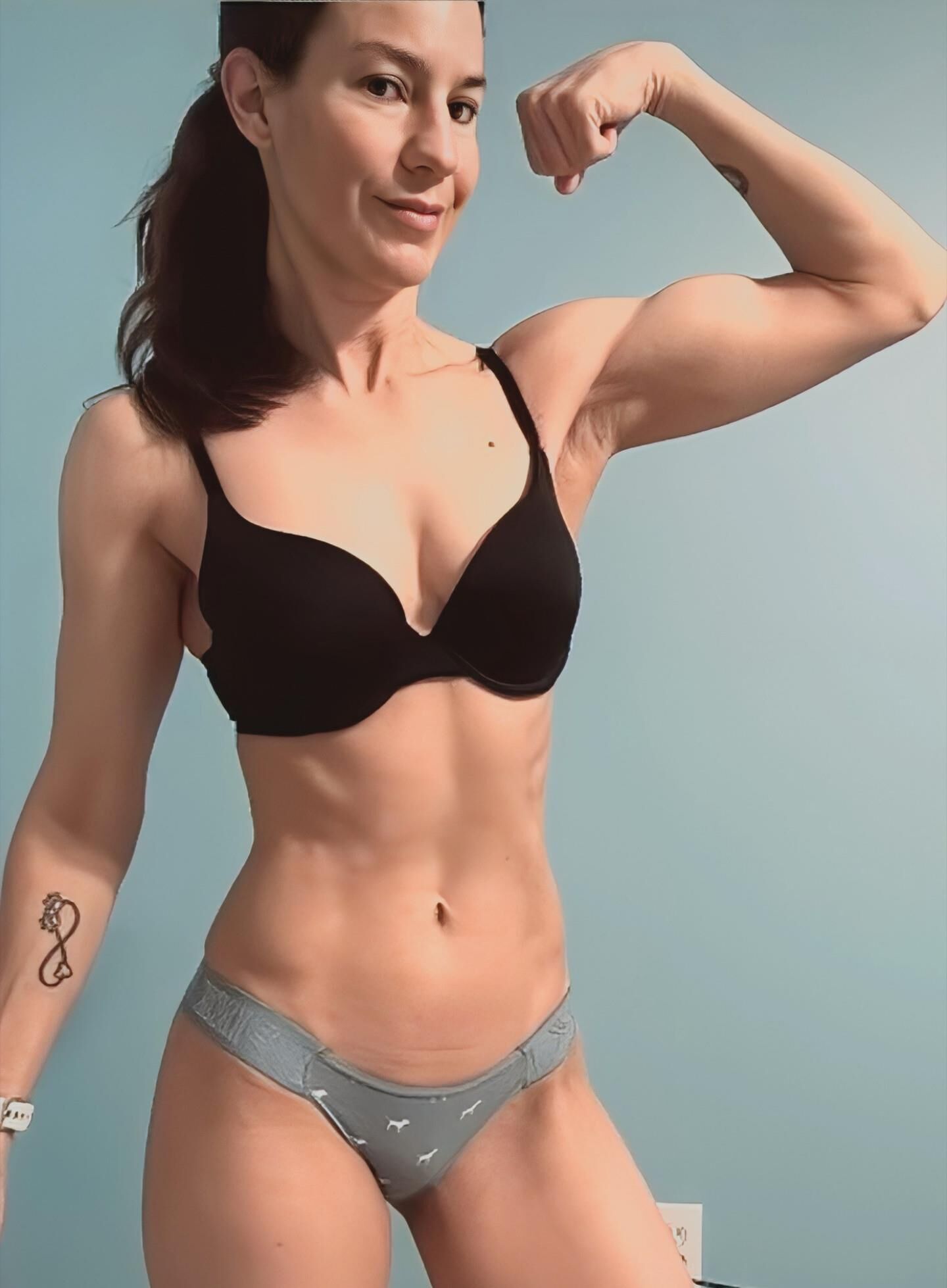 Hot year old amateur Amanda