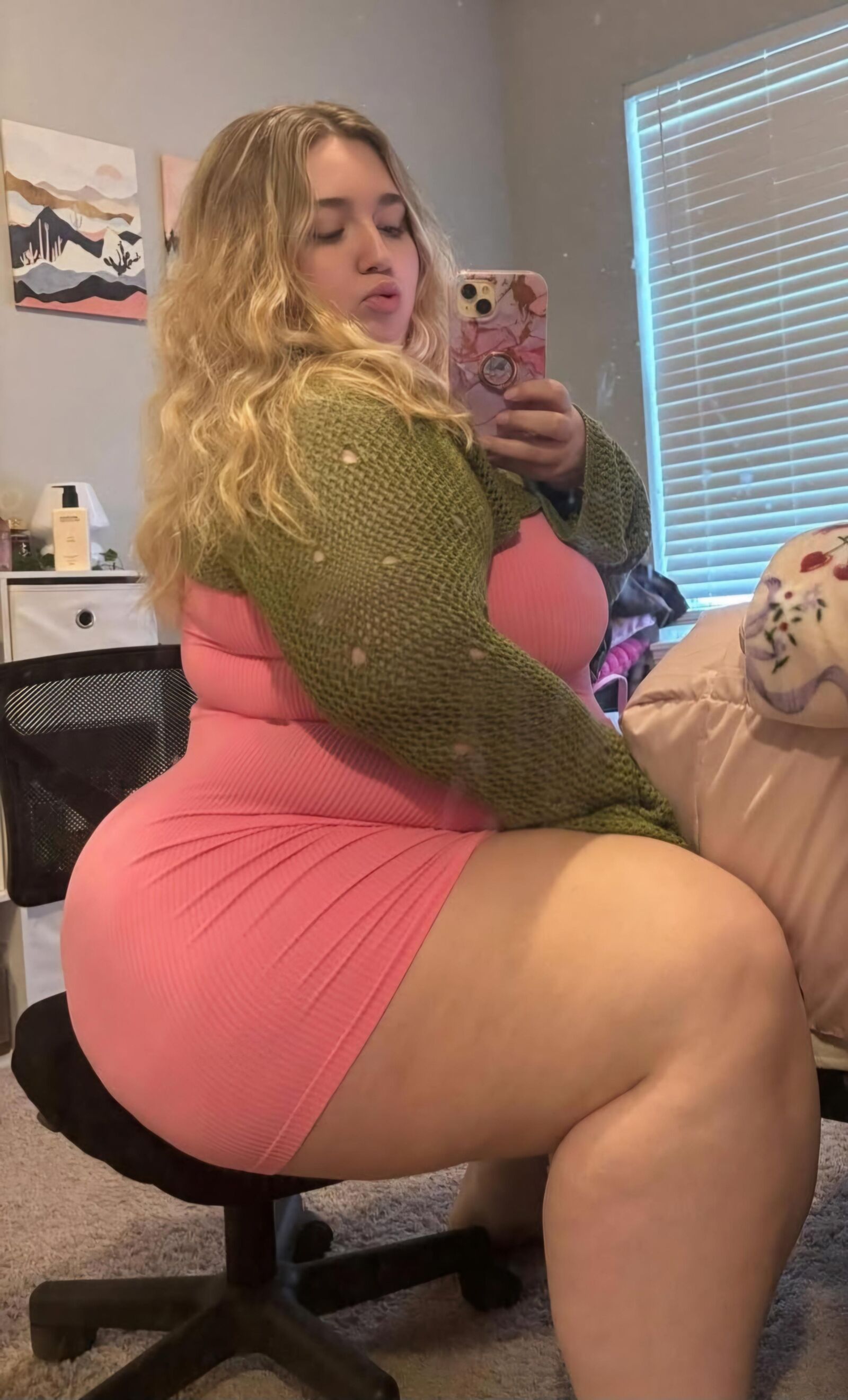 Bbw blonde bimbo is a slutty fat airhead cutie