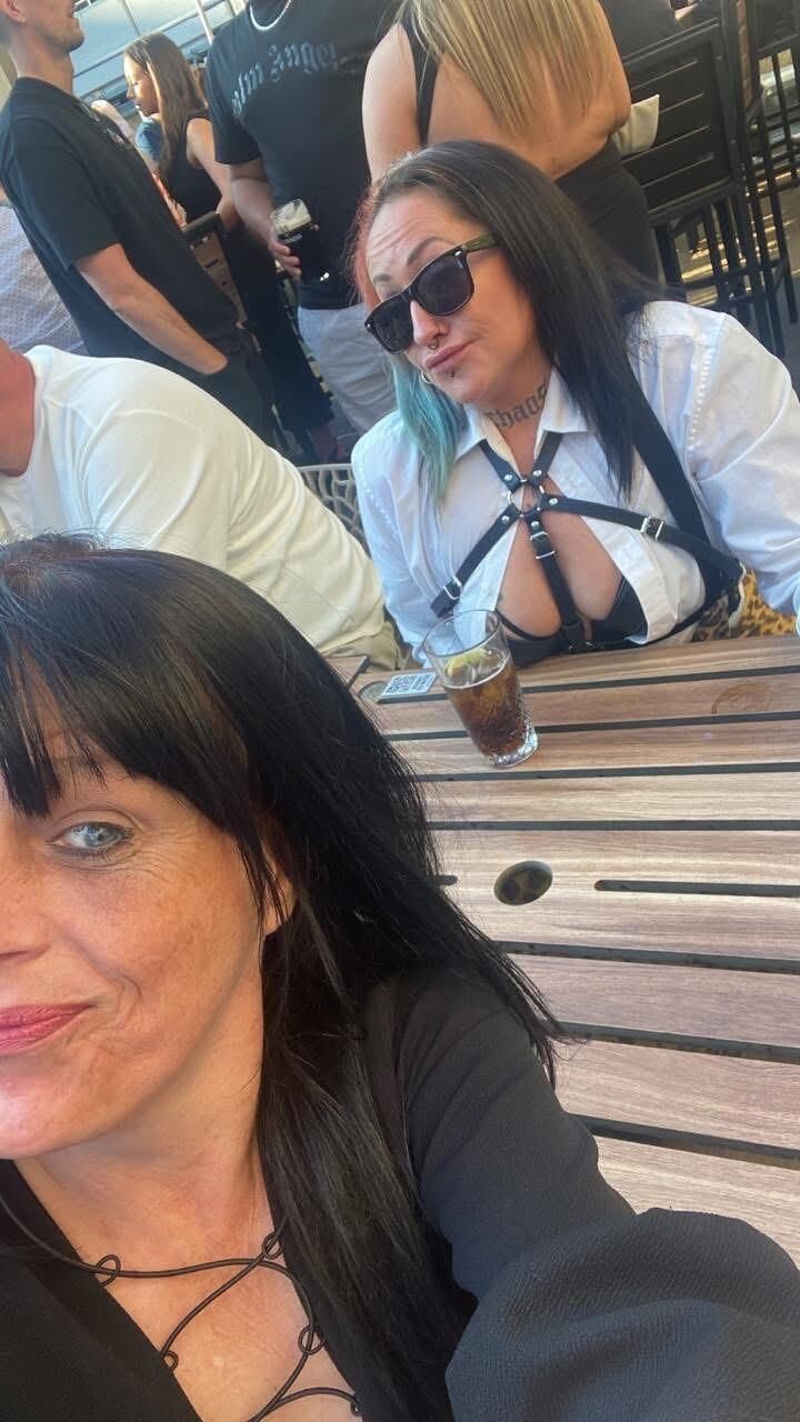 UK Chav Schlampen aus Weatherspoons