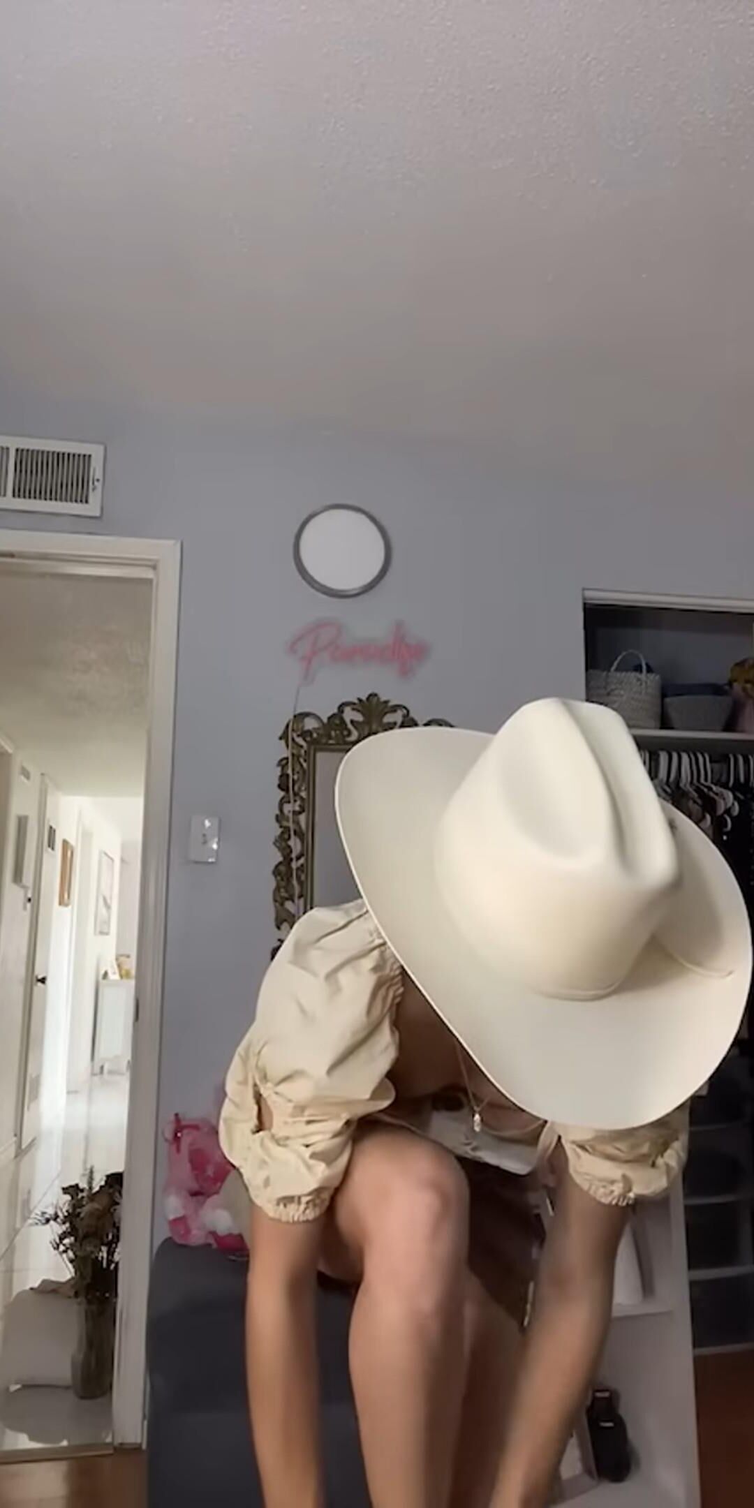 Cowgirl downblouse