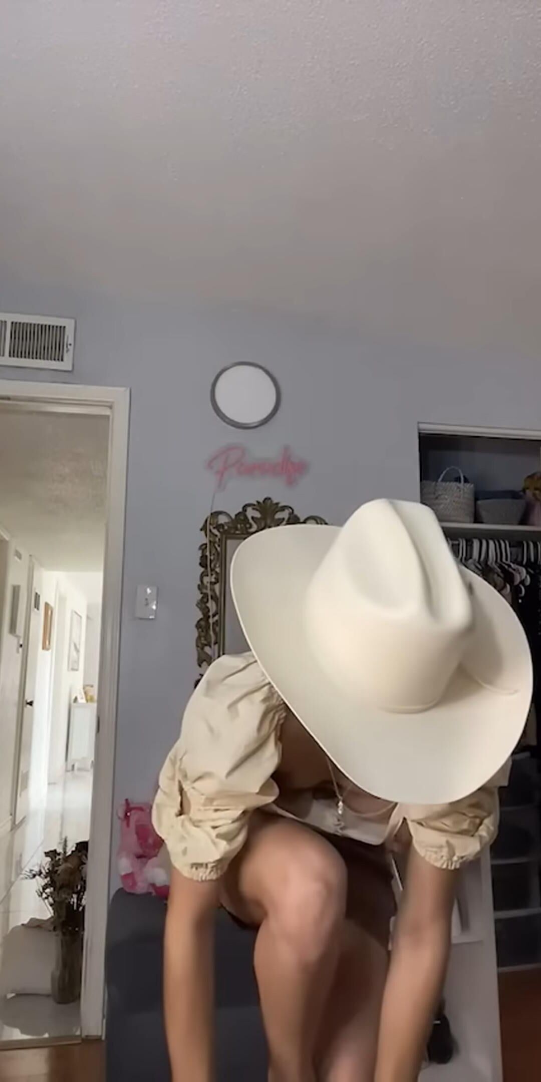 Cowgirl downblouse