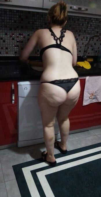 busty arab woman 