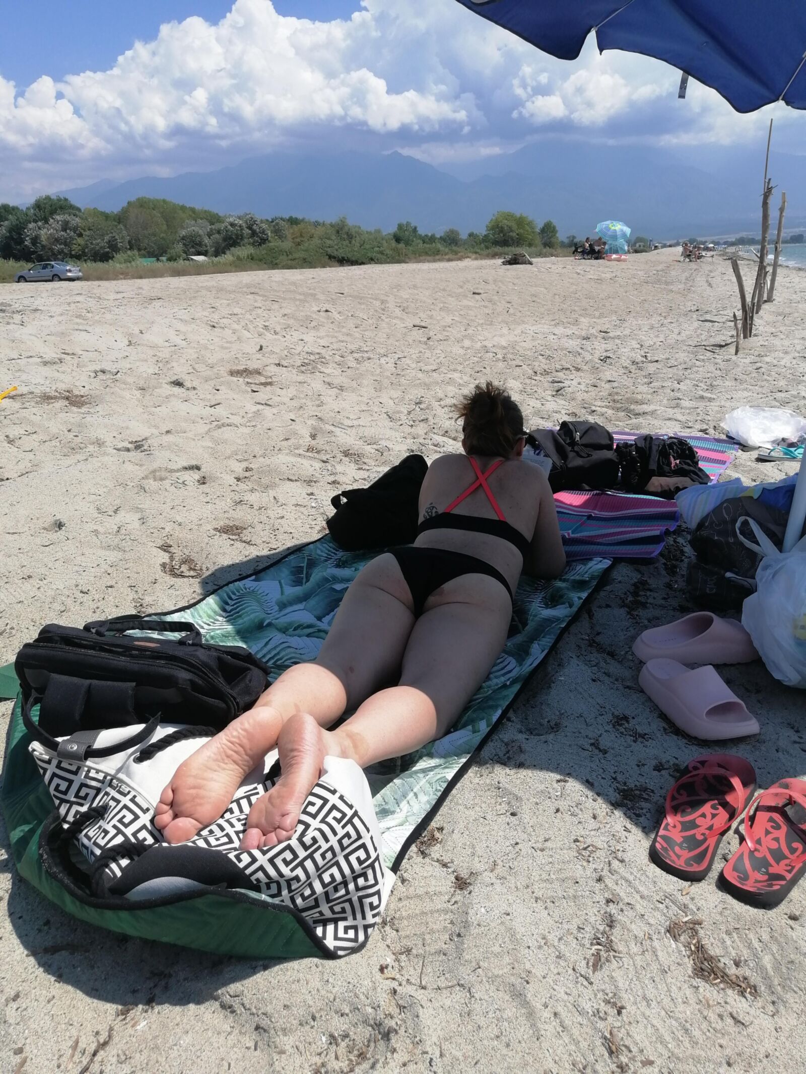 Meine Frau in ihren Bikinis für die Ferien
