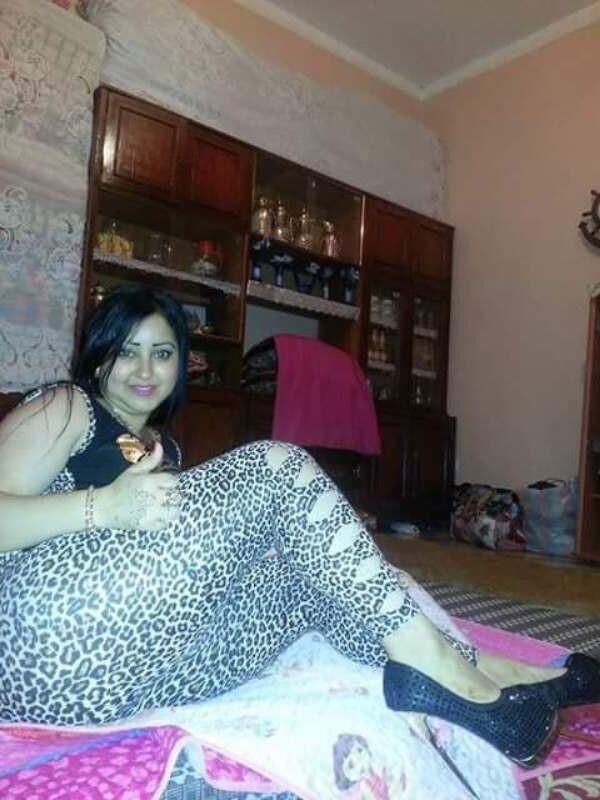 busty arab woman 