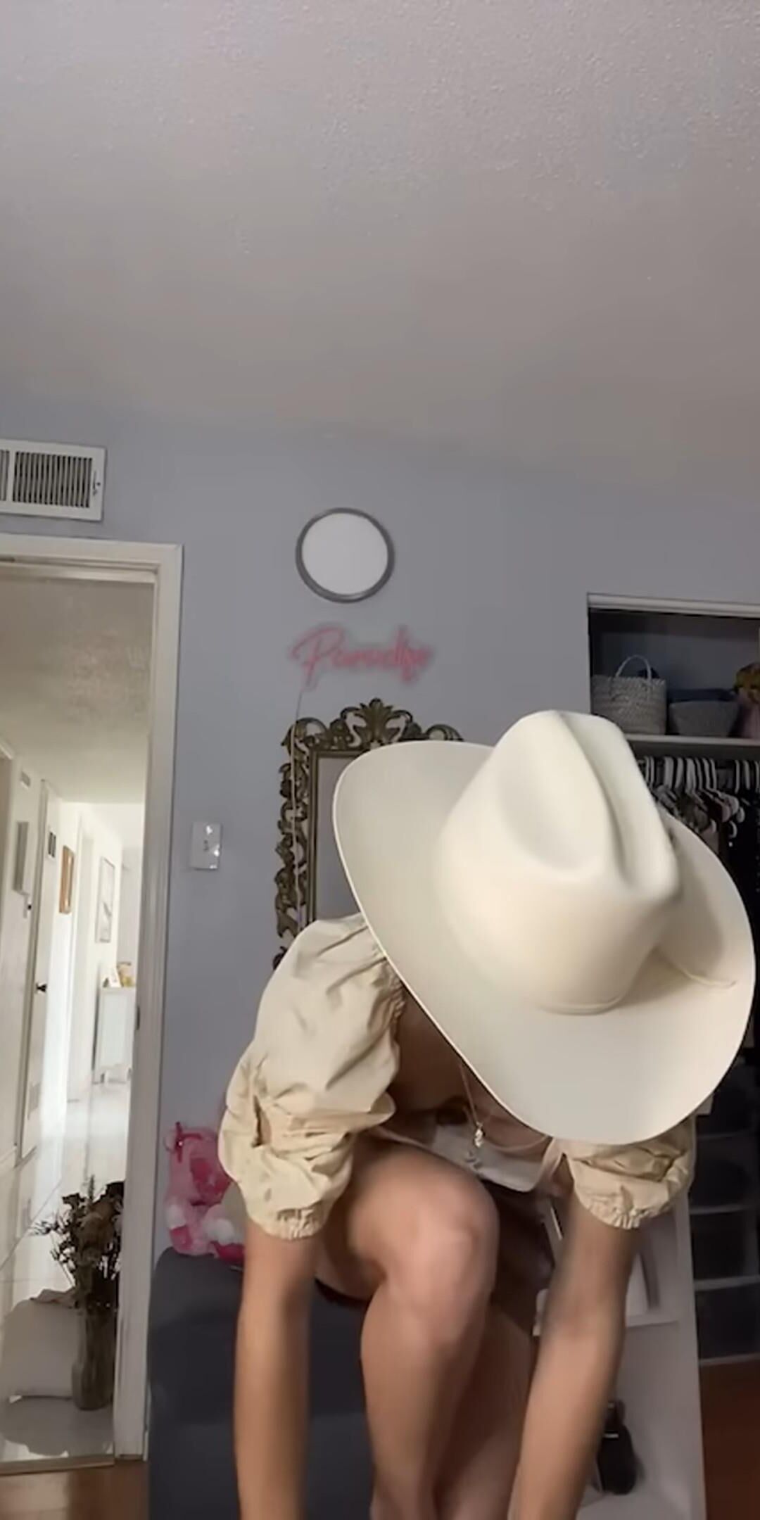 Cowgirl downblouse
