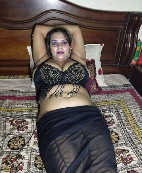 busty arab woman 