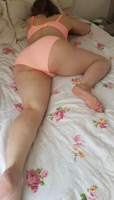 busty arab woman 