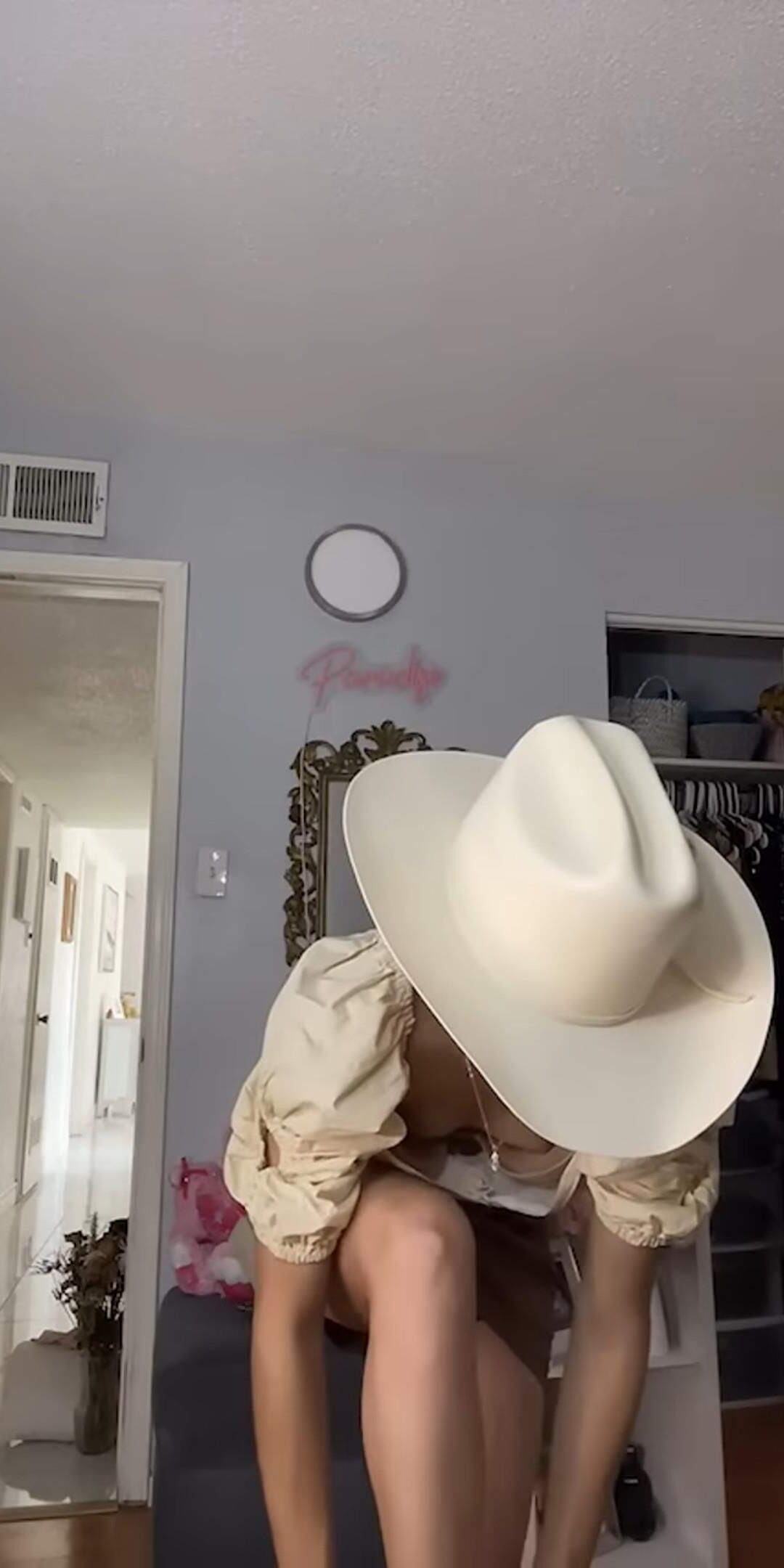 Cowgirl downblouse