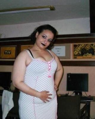 busty arab woman 