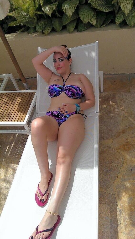 busty arab woman 