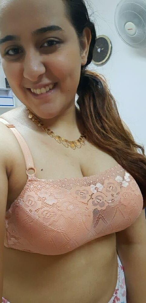 busty arab woman 