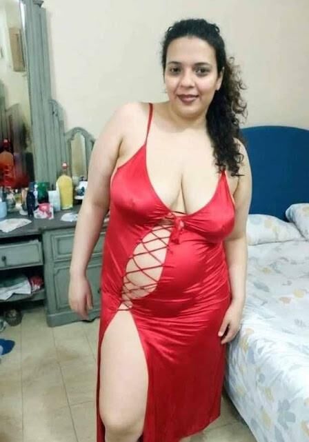busty arab woman 