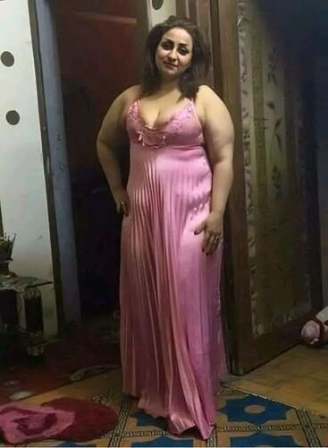 busty arab woman 