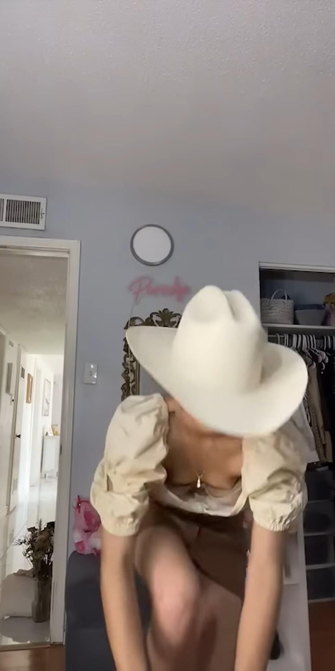 Cowgirl downblouse