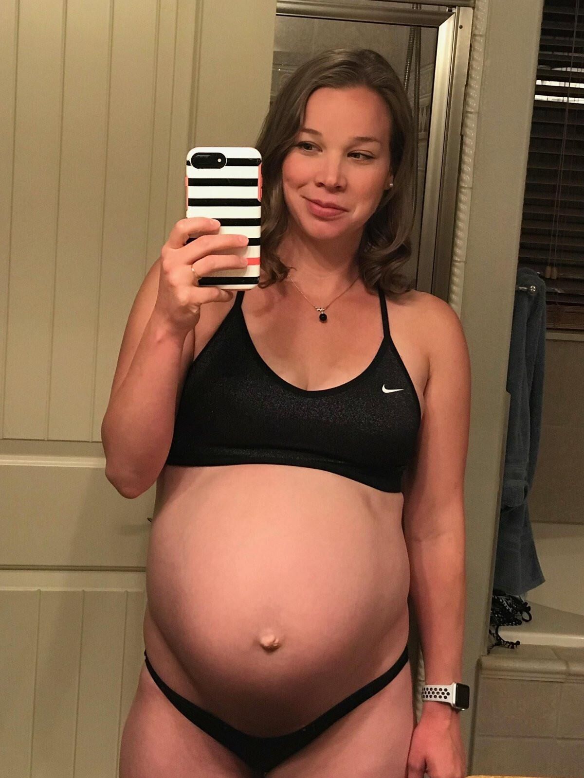 Frau mit einem großen Bauch