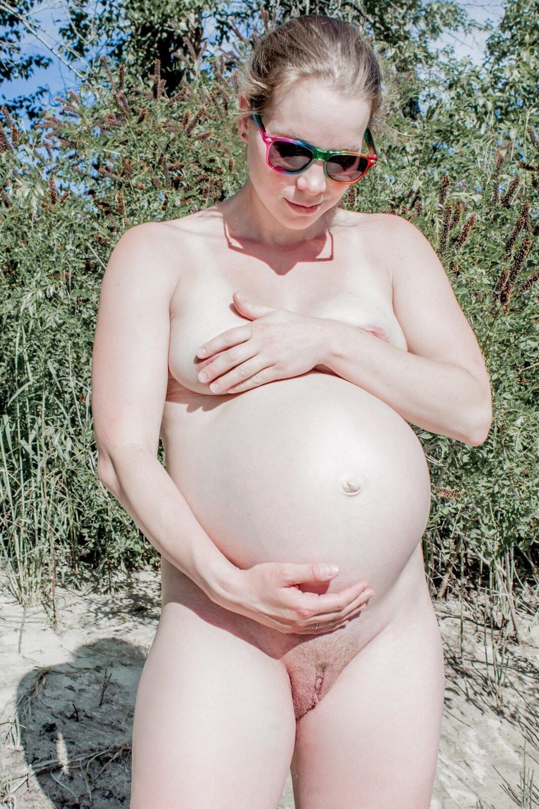 Frau mit einem großen Bauch