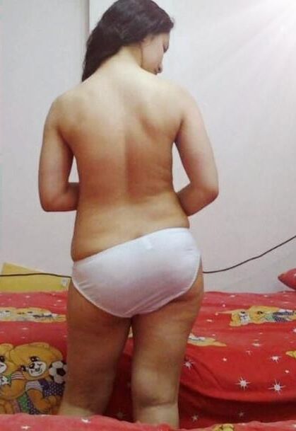 busty arab woman 
