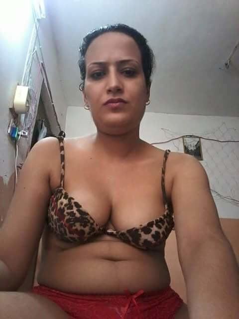 busty arab woman 