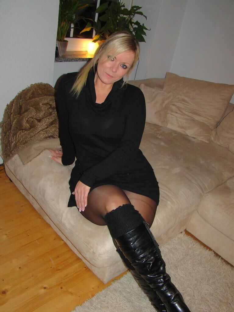 FOR NYLON LOVERS 