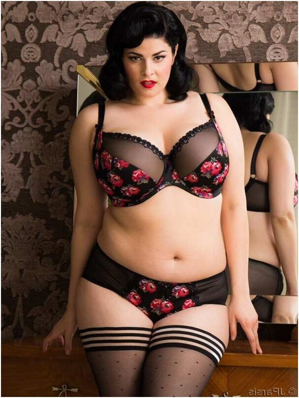 Hott и сексуальное нижнее белье