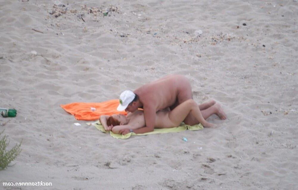 Akte am Strand