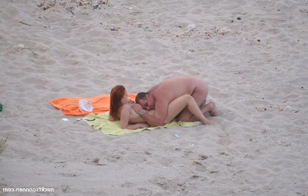 Akte am Strand