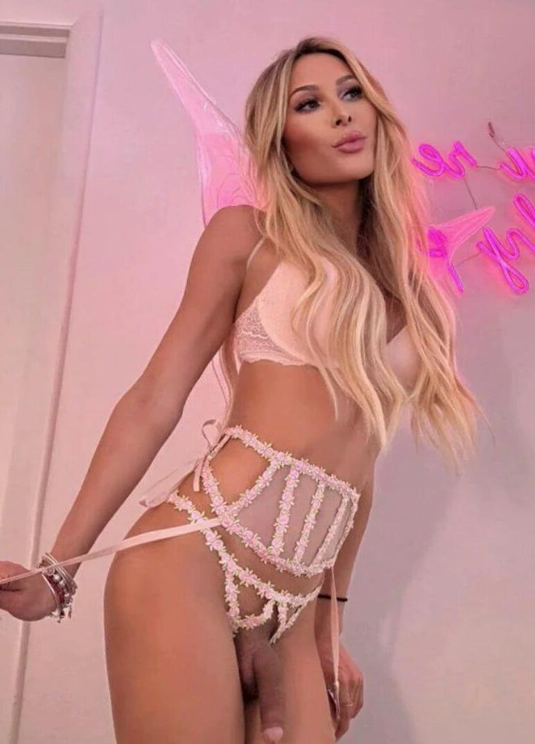 Erstaunliche Frauen in sexy Dessous, Nylons und Strümpfen