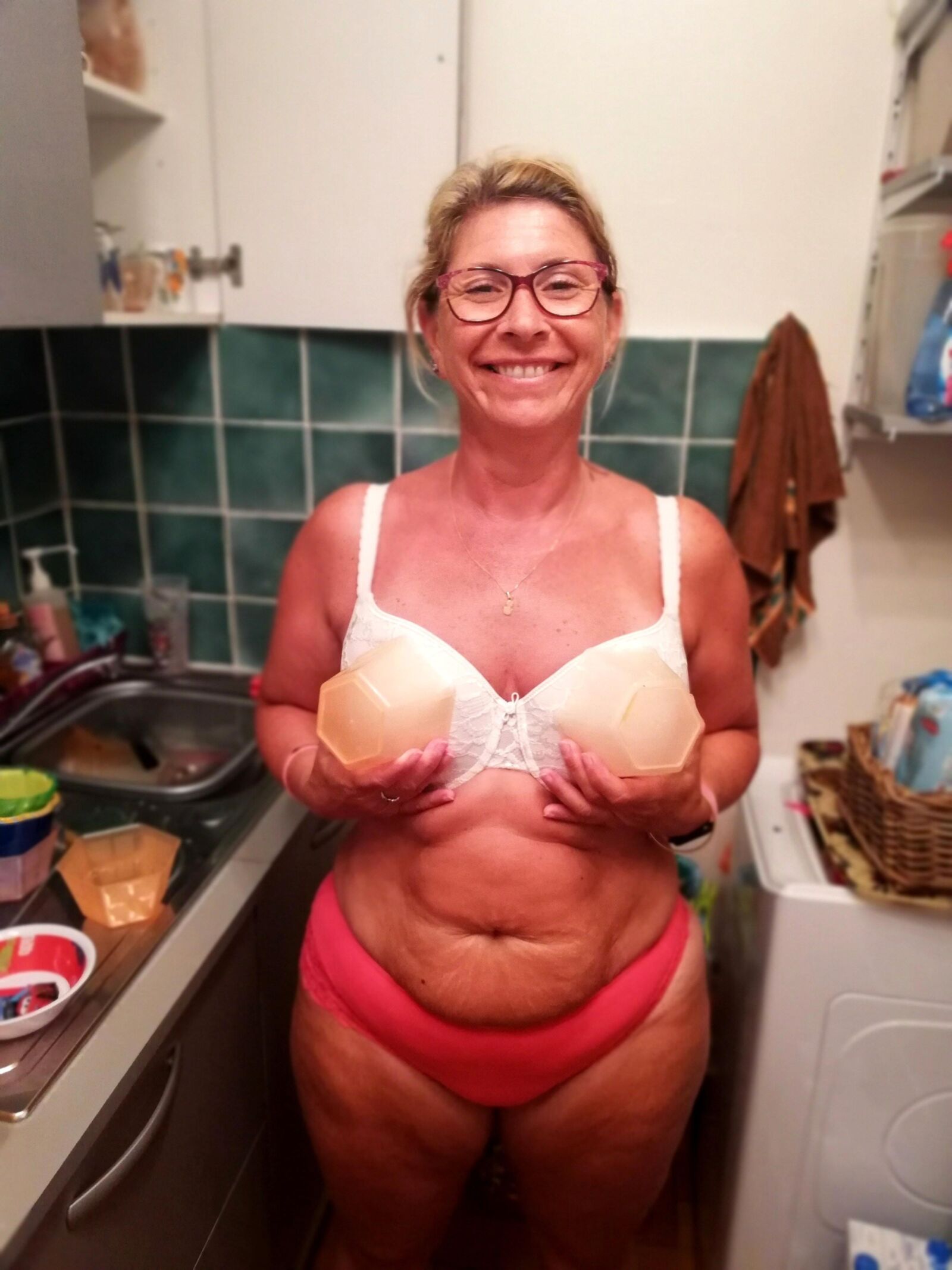 Madame Tout Le Monde Est une Chienne Comme les autres