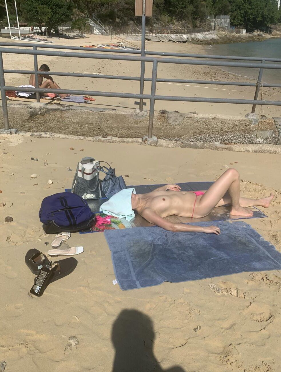 ビキニの女性