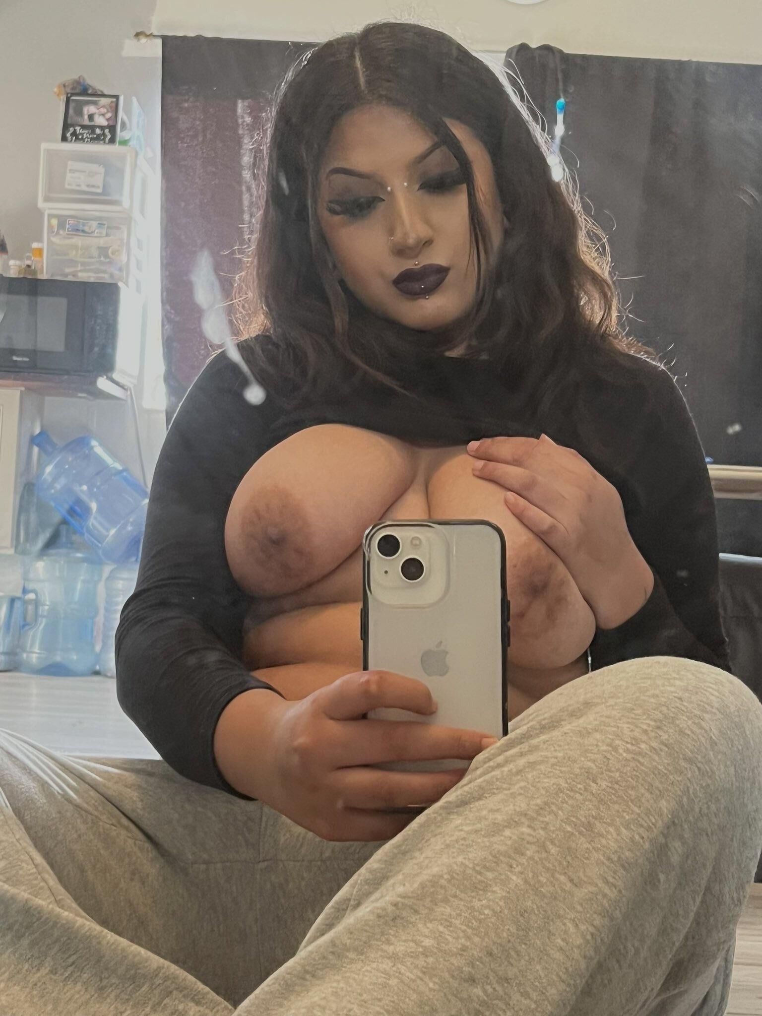ホットとセクシーなセルフィー画像
