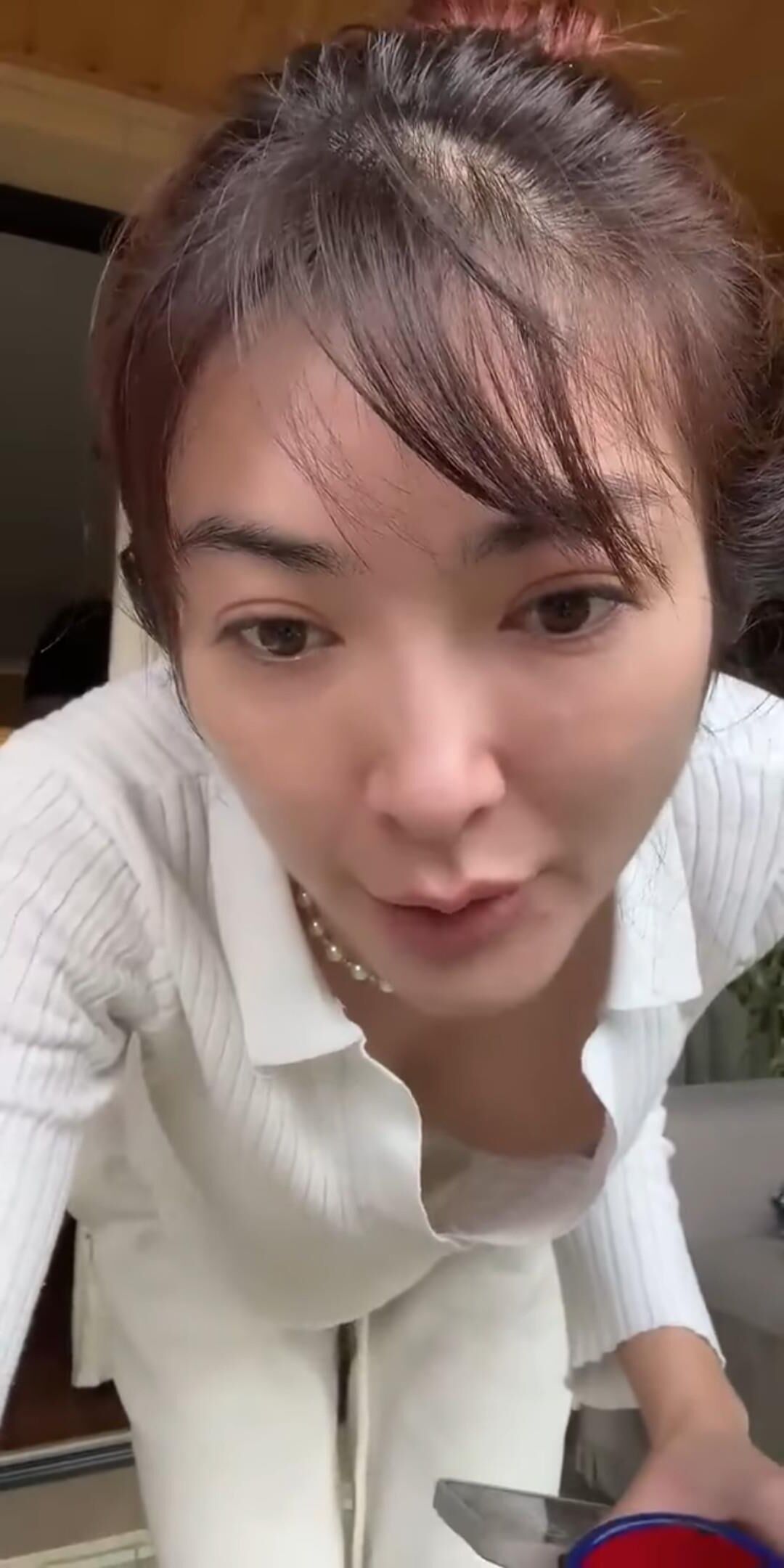 Downblouse