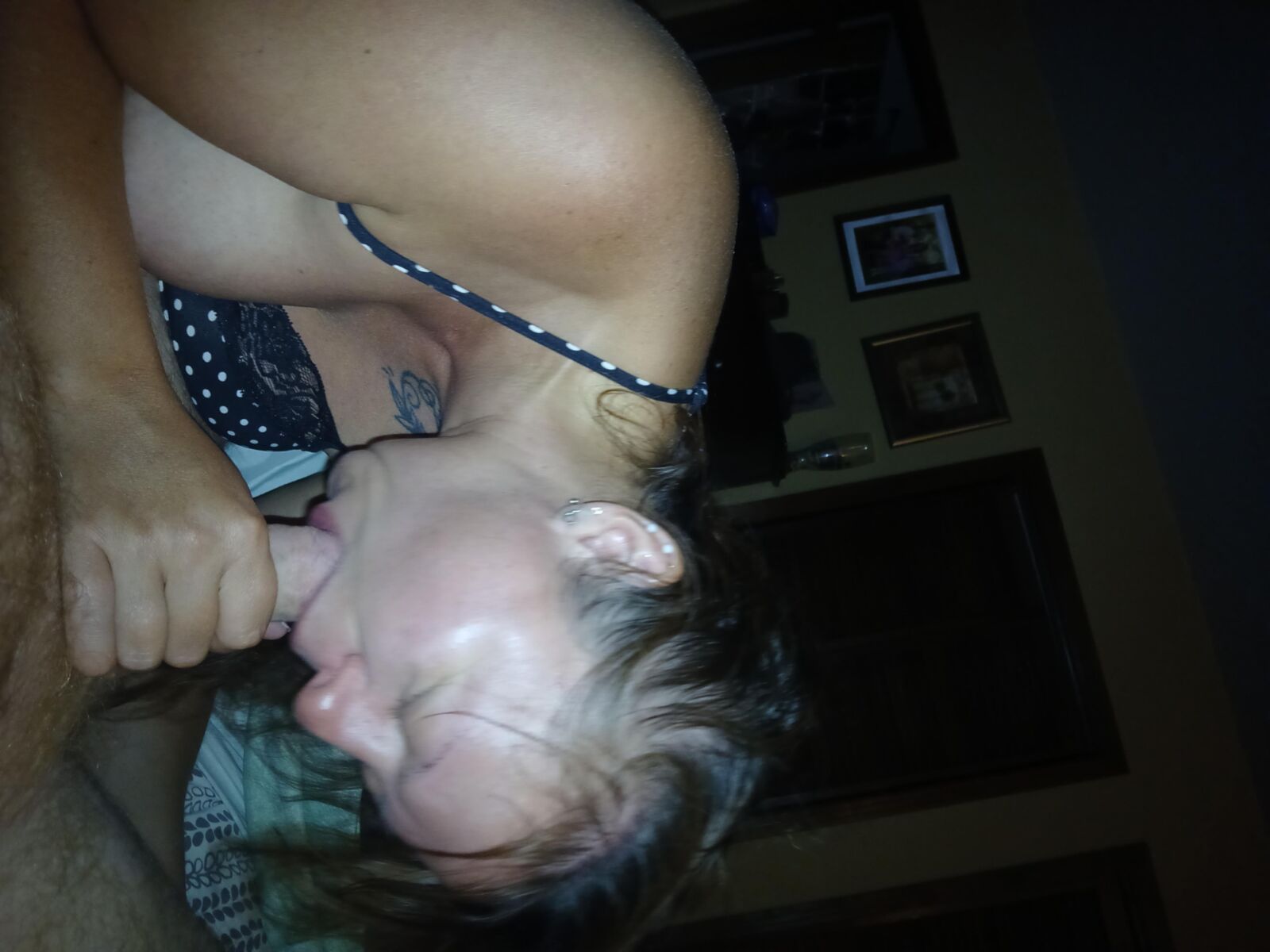 HUGTOWNHOTWIFE NICOLE jeden Tag