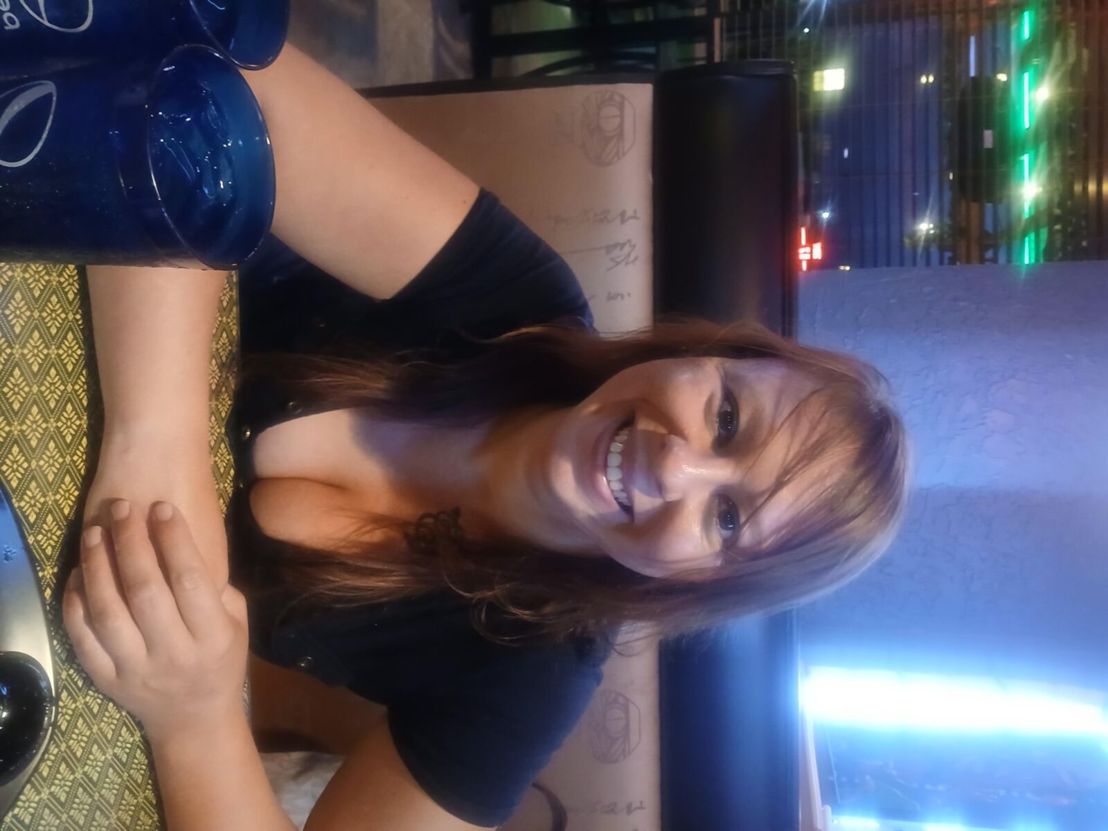 HUGTOWNHOTWIFE NICOLE jeden Tag