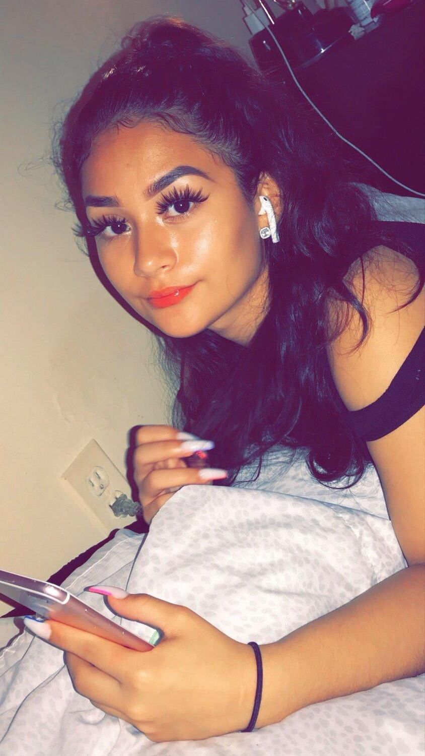 Latina WebSlut Sofía Flores Nudes caseros expuestos