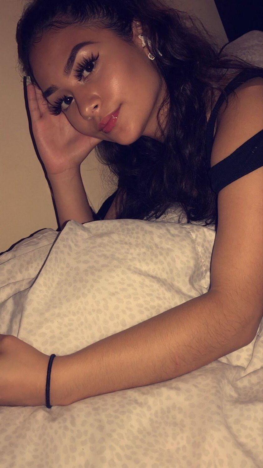 Latina WebSlut Sofía Flores Nudes caseros expuestos