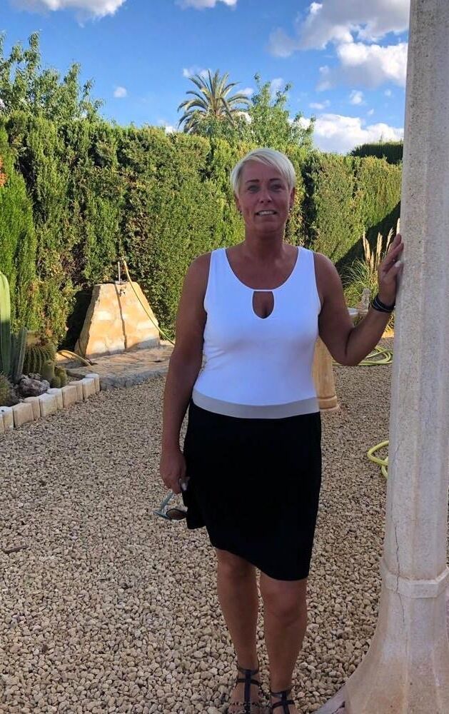 ¡Frau Anja expuso por comentarios y repostas!