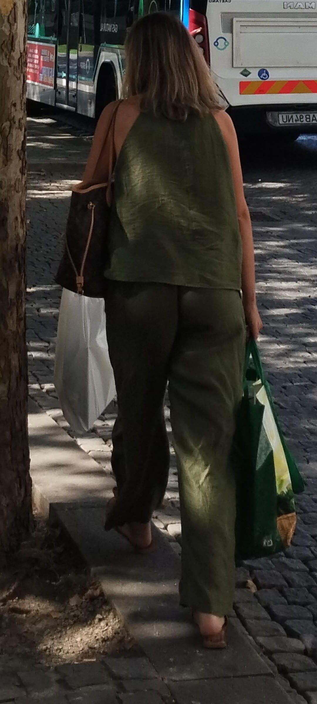 Quelques salopes dans la rue