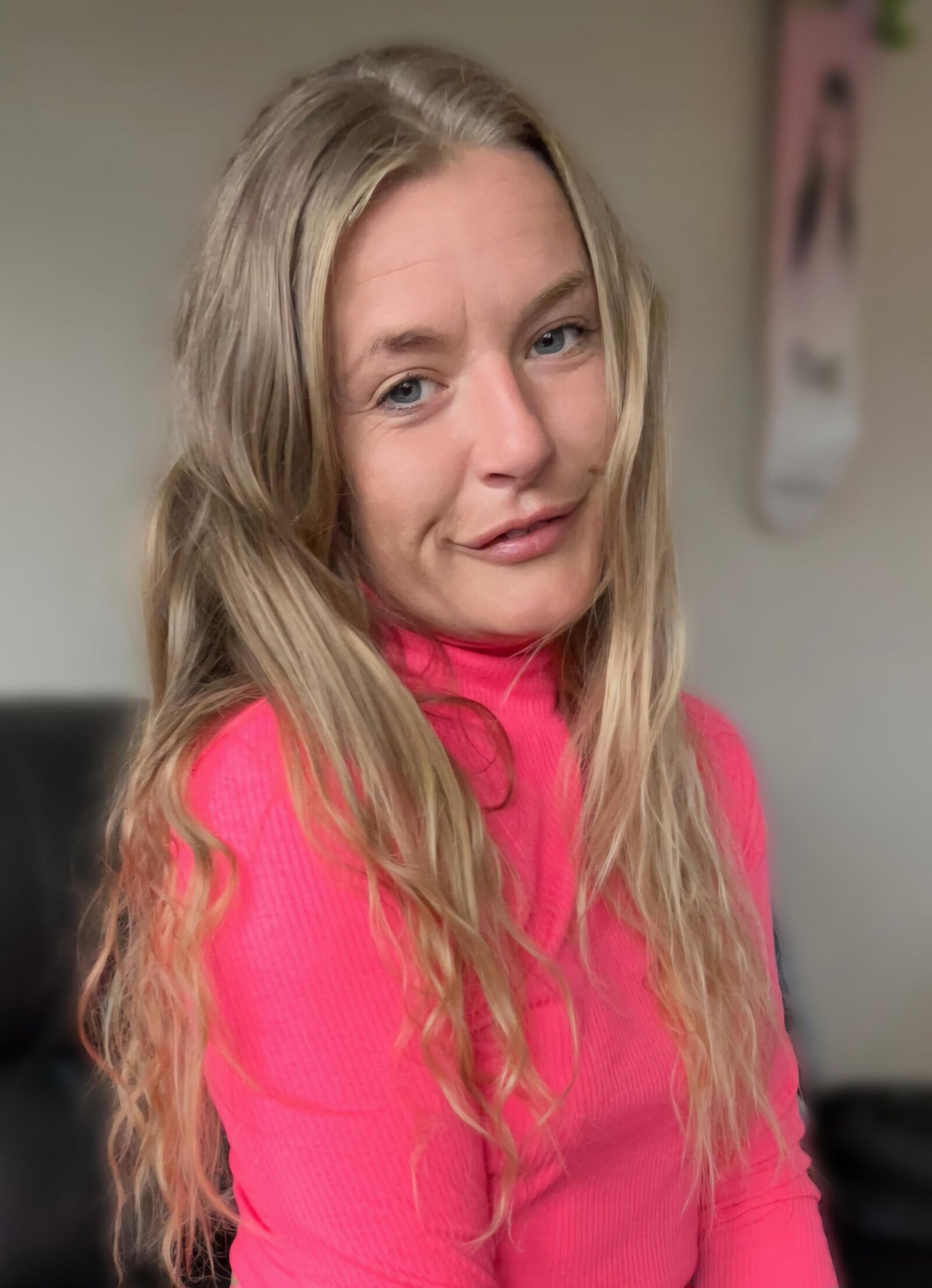Las pequeñas tetas de Skinny Blonde Chav Slut