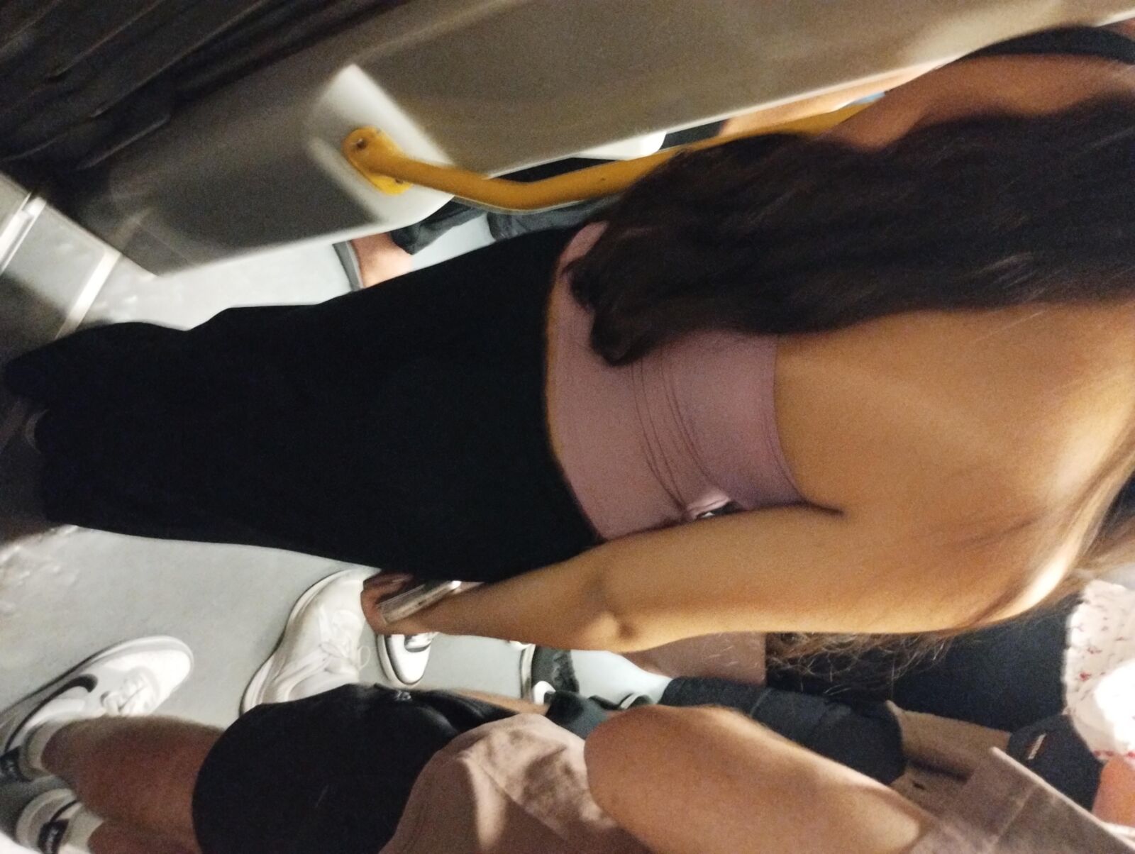 Jolie cul dans le Métro