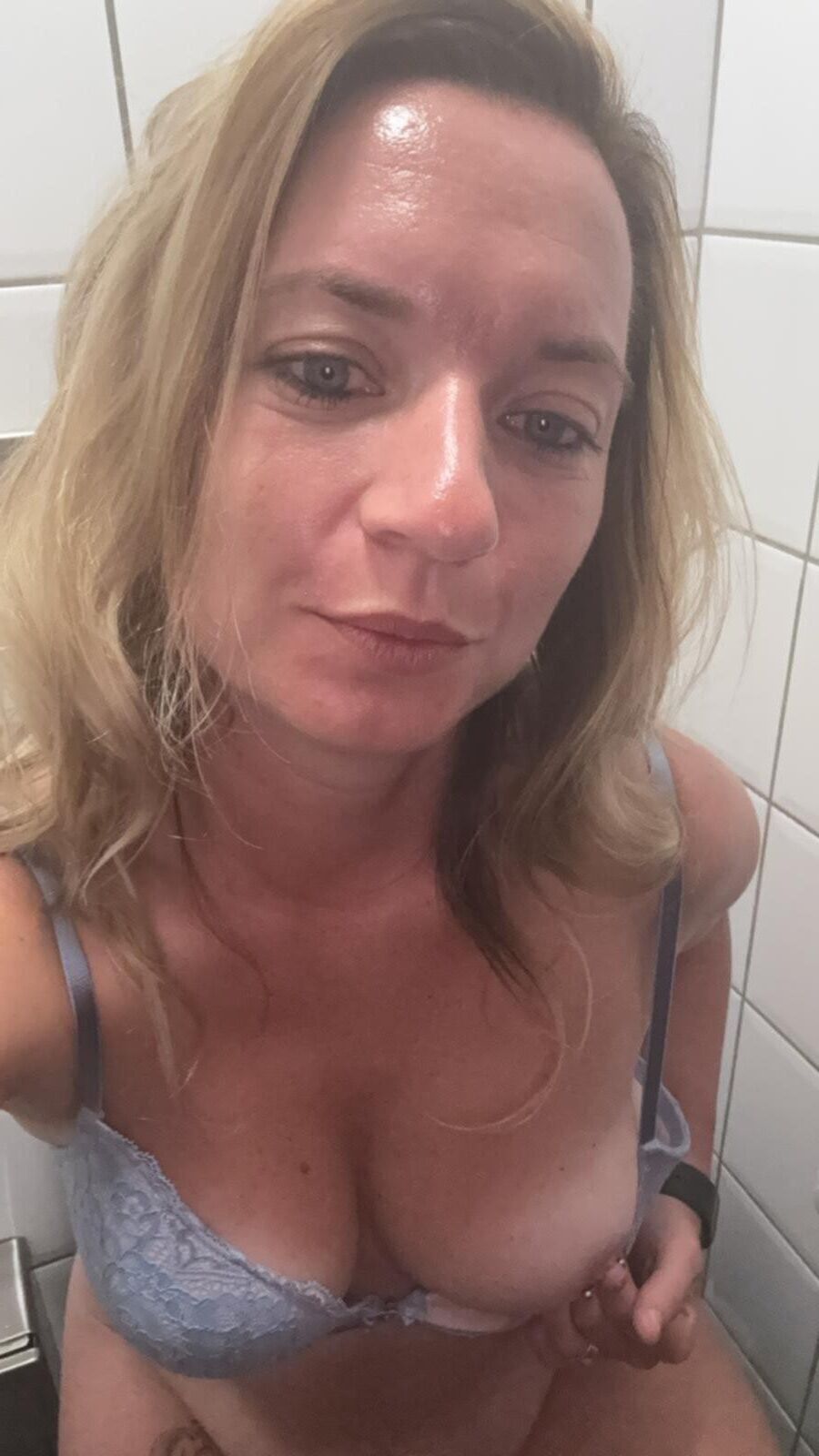 Todos los pezones perforados esconden una edición de puta amateur xiv milfs