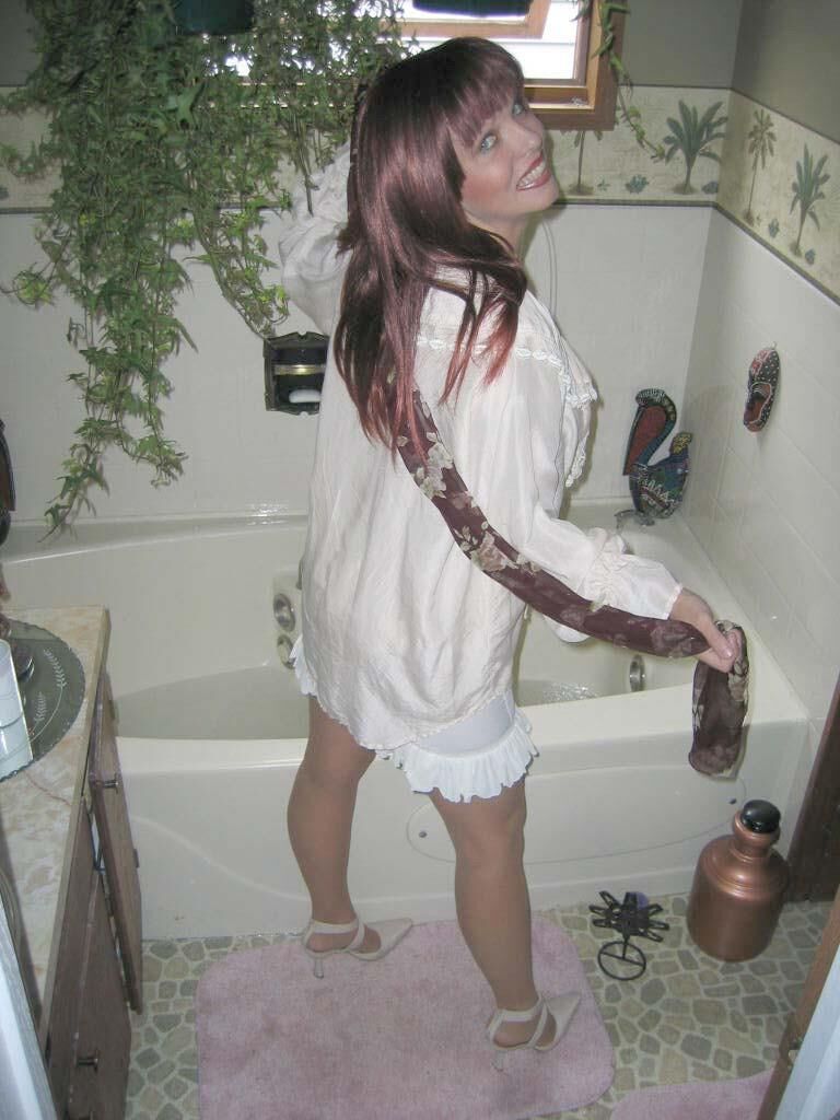 Scarlett Bathtub Slip