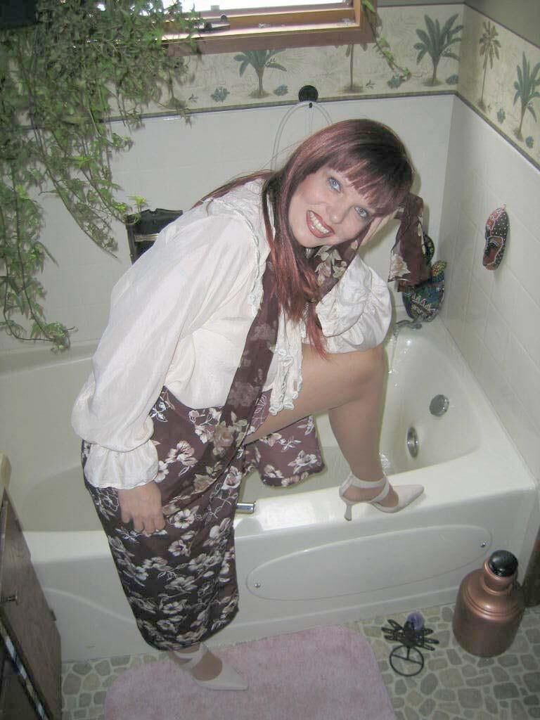 Scarlett Bathtub Slip