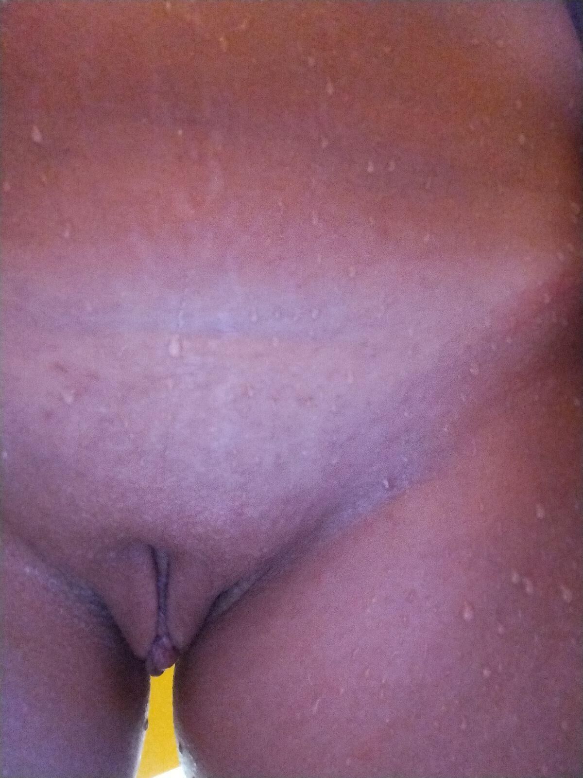 Moi Sophie webslut salope mes selfis de petite pute