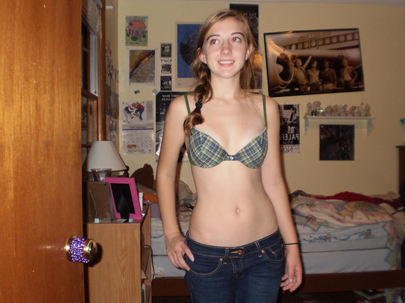 Burlas adolescentes no nudas